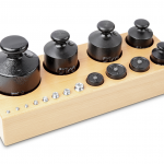 M3 1 g - 5 kg Gewichtsatz im Holzblock