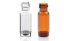 20 ml Amber Glass Sample Vial. 27.5 x 57 mm with 24 mm White Closed Top PP Cap with 22 mm Natural PTFE / White Silicone Septa 1.5 mm thick.Vial + Cap + Septa are pre-assembled together. Packed with dividers. 144 Stück/Packung, 5 Packungen/Karton