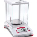 OHAUS Präzisionswaage AX223/E, Wägebereich 220 g | Ablesbarkeit 1 mg