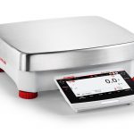 OHAUS Präzisionswaage EXP35001M-EU, Wägebereich 35000 g | Ablesbarkeit 0,1 g