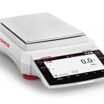 OHAUS Präzisionswaage EXR8201M, Wägebereich 8200 g | Ablesbarkeit 0,1 g