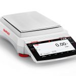 OHAUS Präzisionswaage EXR8202, Wägebereich 8200 g | Ablesbarkeit 0,01 g